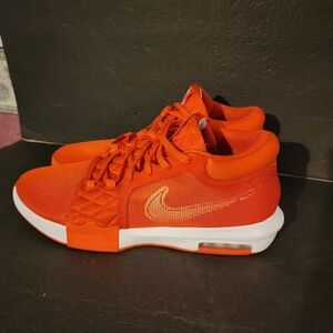 Nike LeBron Witness 8 Basketball Shoes Orange and White Mens Size 18 (Try On)